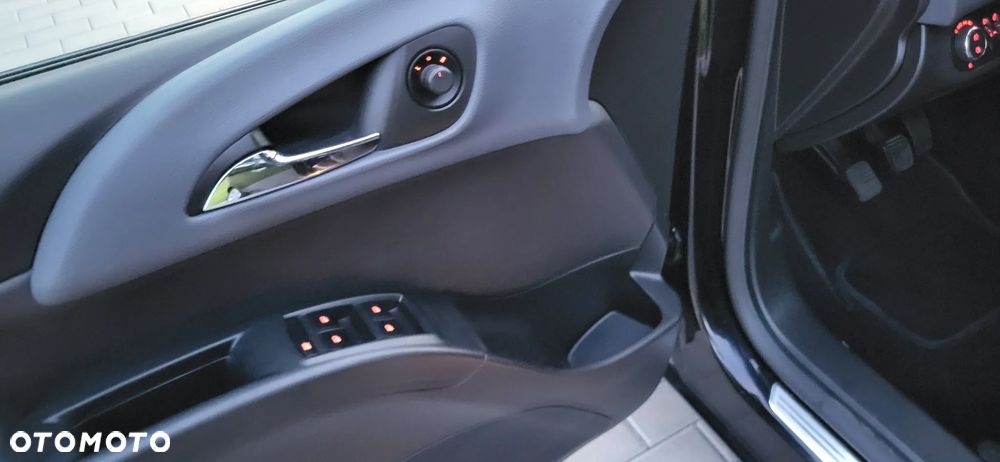 Opel Meriva 1.4 T Cosmo - 26