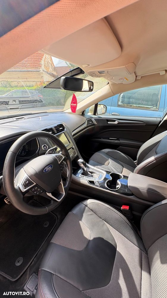 Ford Mondeo 2.0 TDCI PowerShift ST Line High - 17