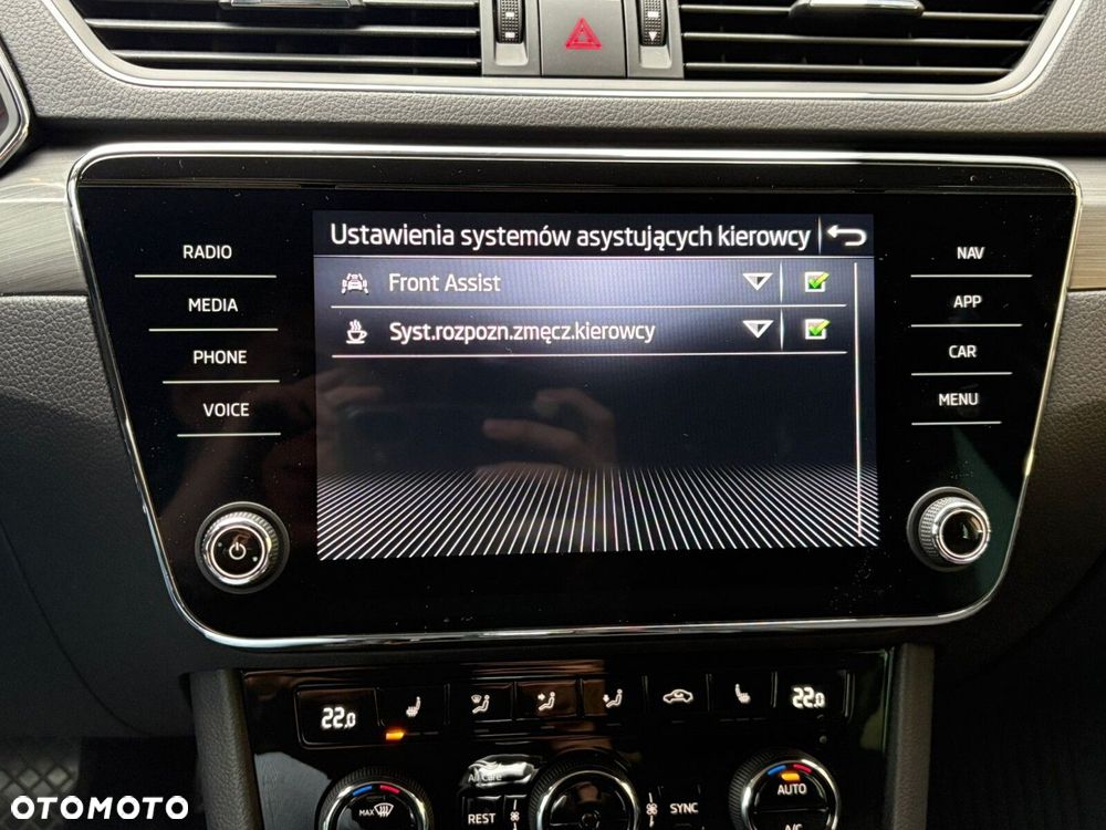 Skoda Superb 2.0 TDI SCR Style DSG - 23