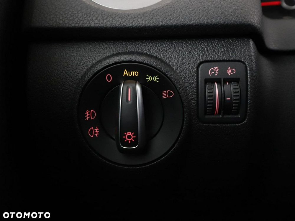 Volkswagen Tiguan 2.0 TDI SCR BlueMotion Technology Lounge Sport & Style - 33