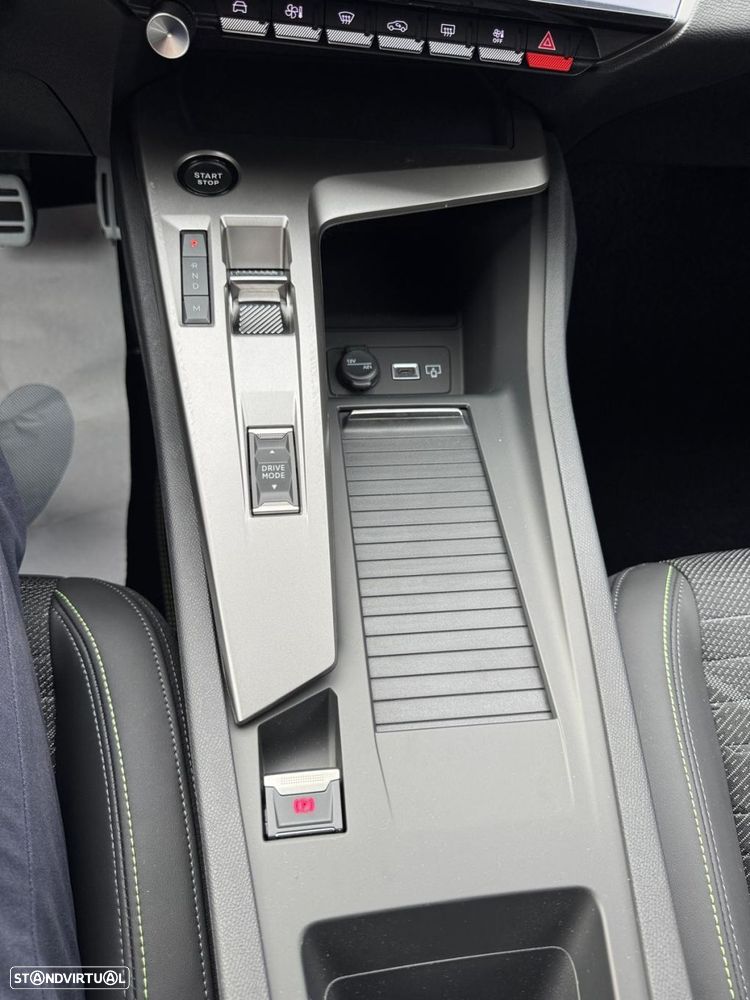 Peugeot 308 1.2 Hybrid GT e-DCS6 - 9