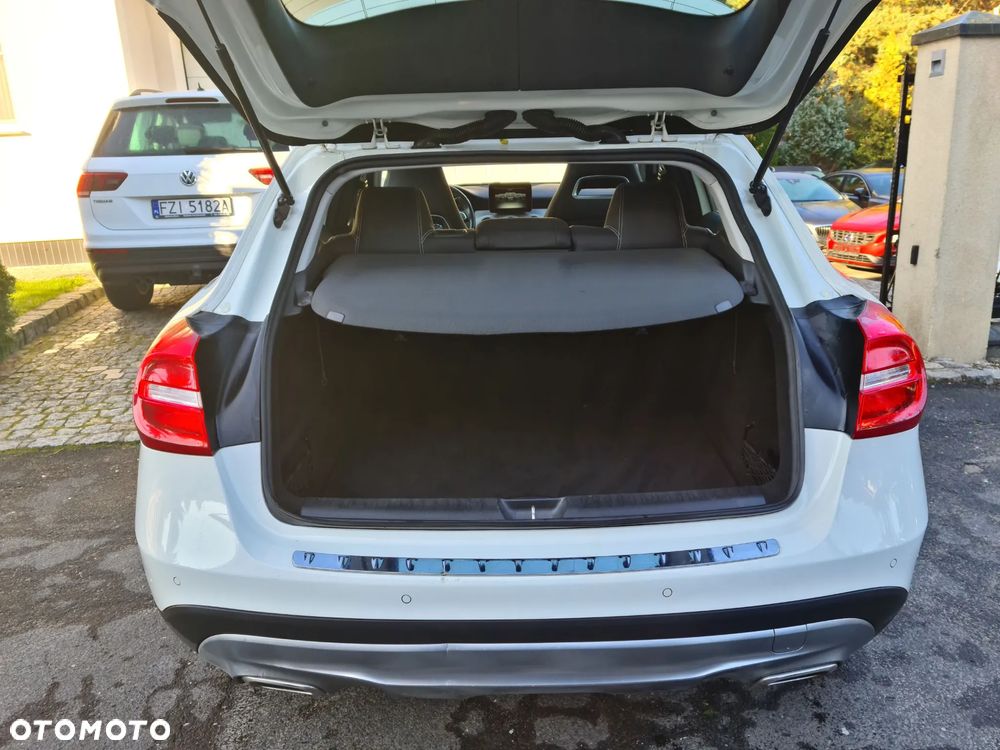 Mercedes-Benz GLA - 20