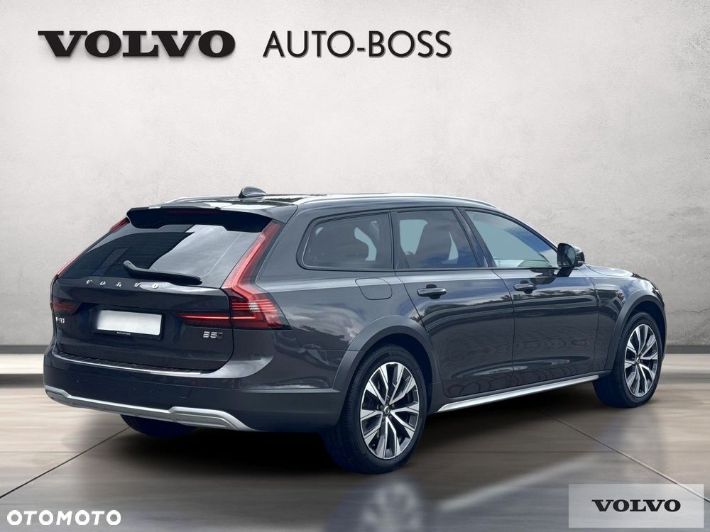 Volvo V90 Cross Country - 5