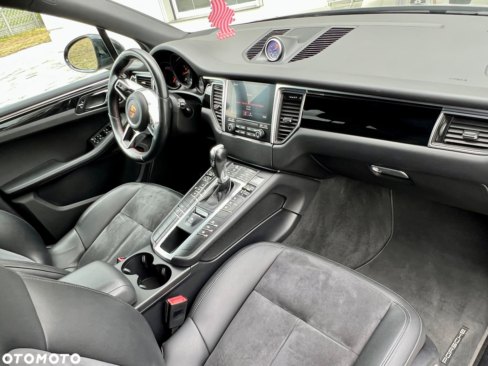 Porsche Macan Standard - 10