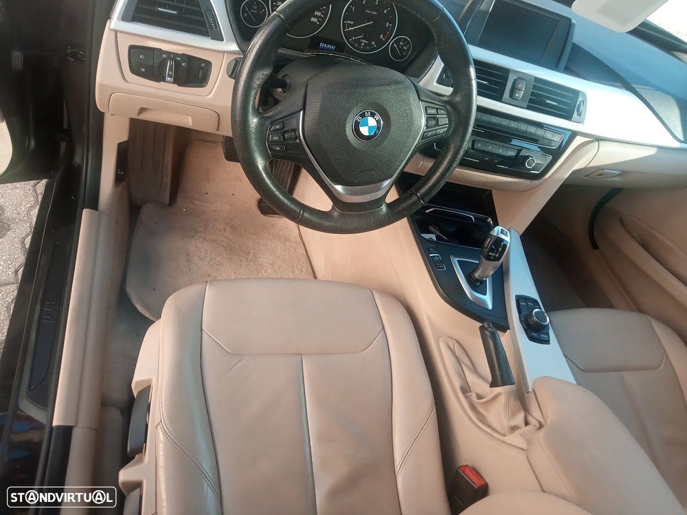 BMW 320 d Touring Advantage Auto - 12