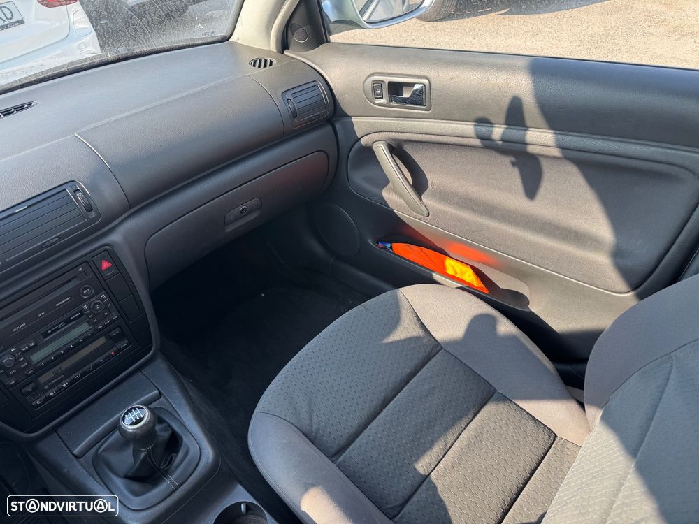 VW Passat Variant 1.9 TDi Confortline 6V - 16