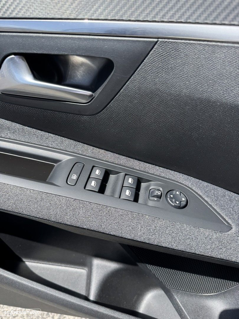 Peugeot 5008 1.2 PureTech Allure - 29