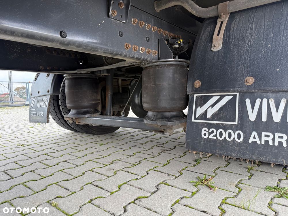 Renault D12 / 220 KM / WINDA / KONTENER 8,30M / ROLETA ELEKTRYCZNA / Z FRANCJI / STAN BDB / / / - 23