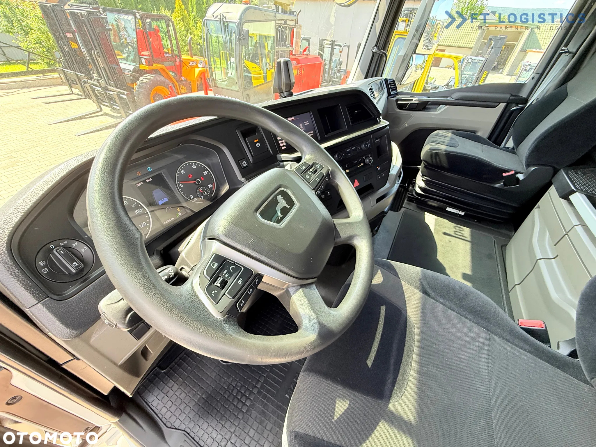 MAN TGX 26.470 / 19 PALET / OŚ SKRĘTNA / ŁADOWNOŚĆ 15 TON / RETARDER / STAN IDEALNY - 35