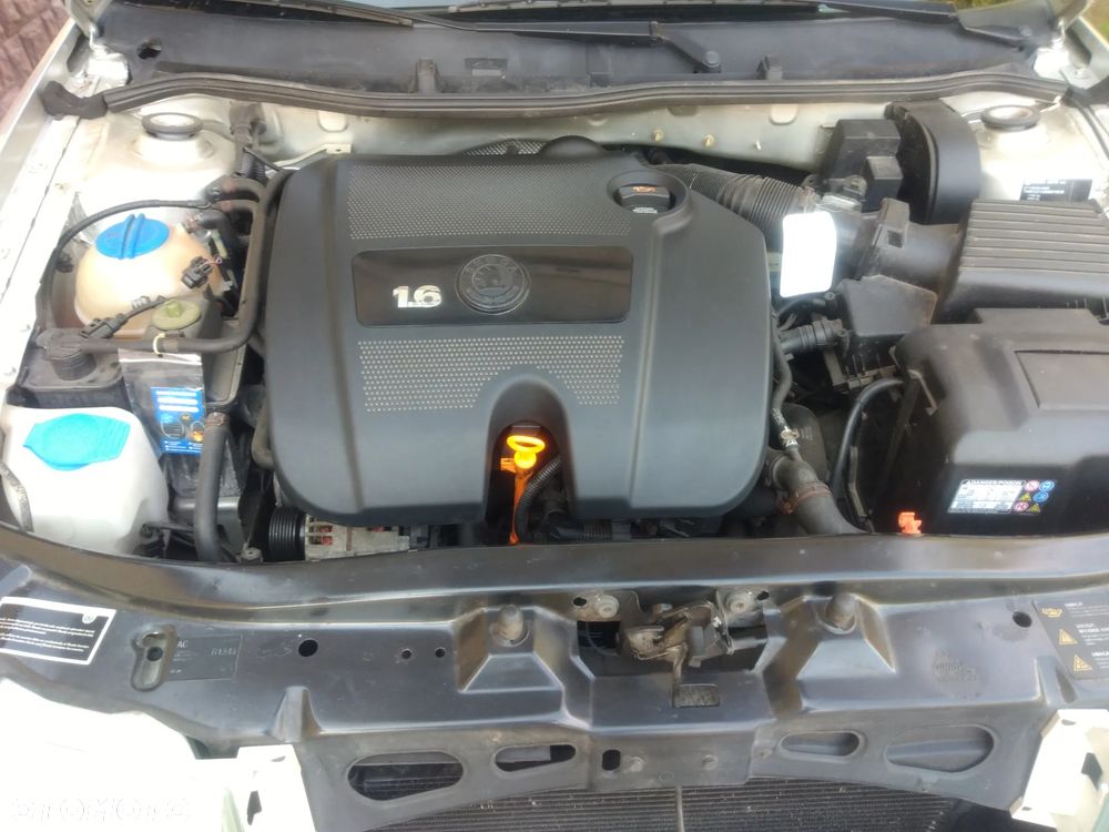 Skoda Octavia 1.6 Tour - 5