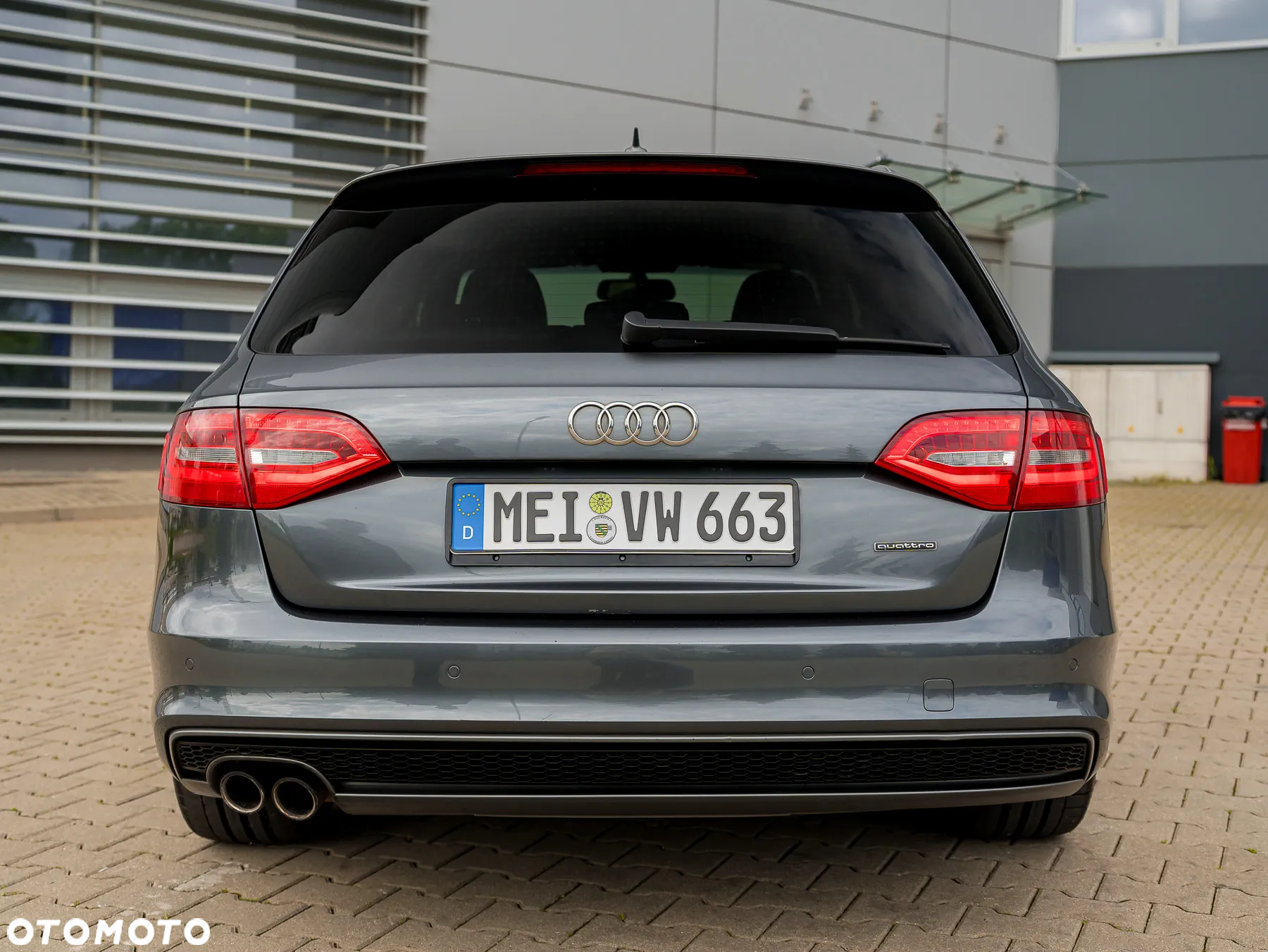 Audi A4 Avant 2.0 TDI DPF quattro S tronic S line Sportpaket - 12