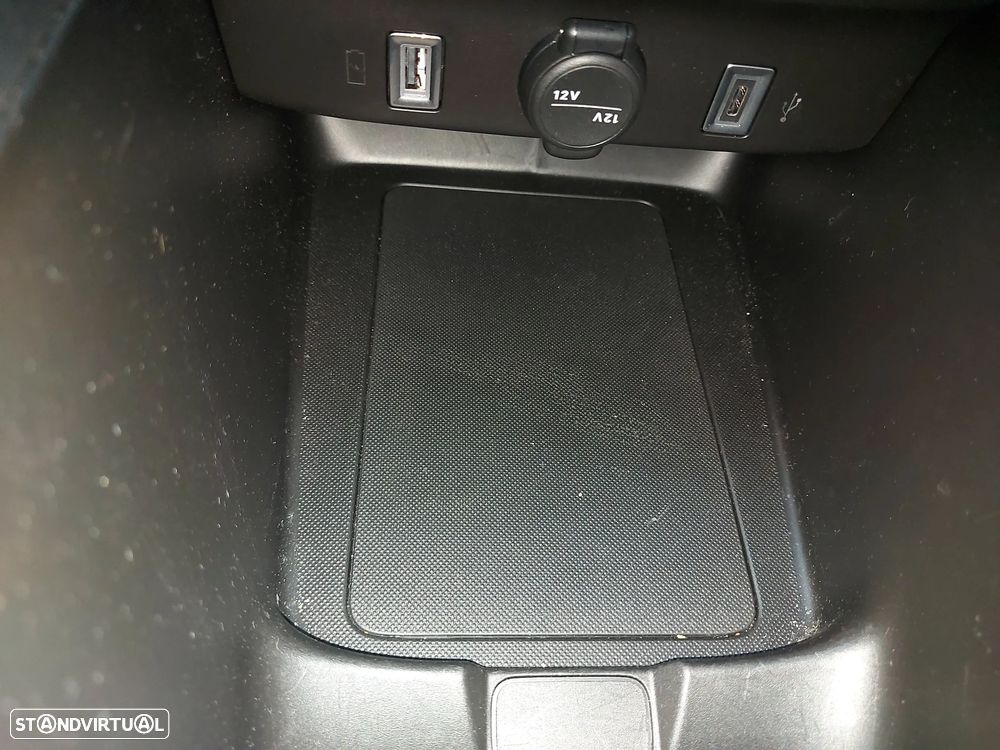 Jeep Avenger 1.2 e-Hybrid Altitude DCT - 28