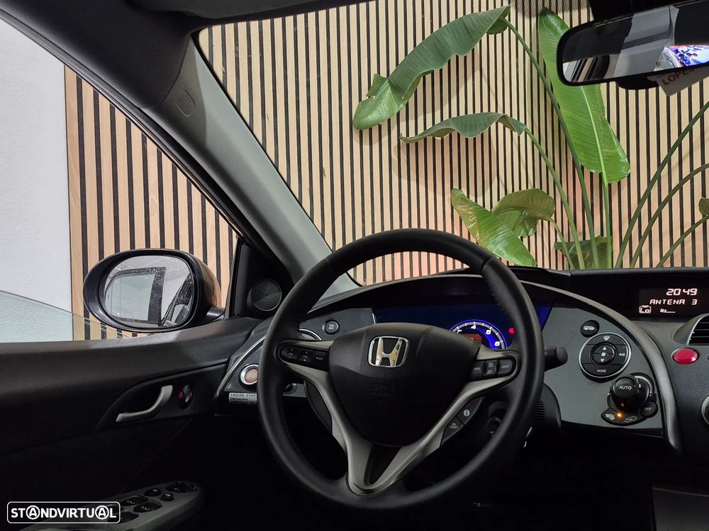 Honda Civic 1.8 Executive - 11