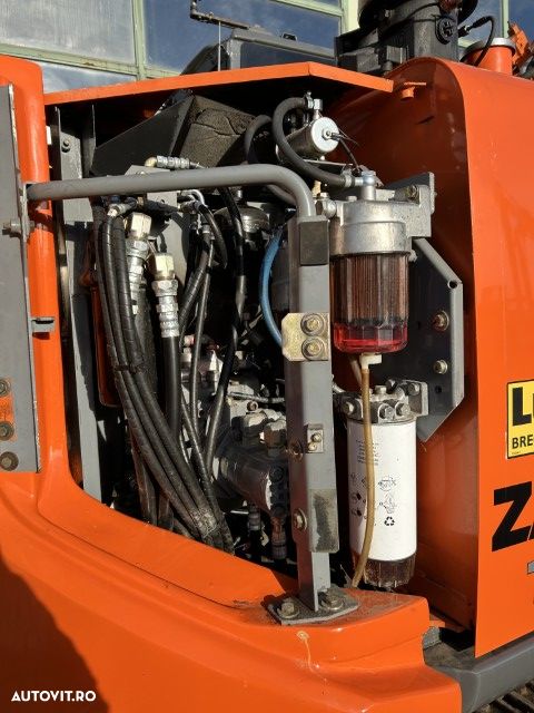 Hitachi ZX 135 US-3 - 11