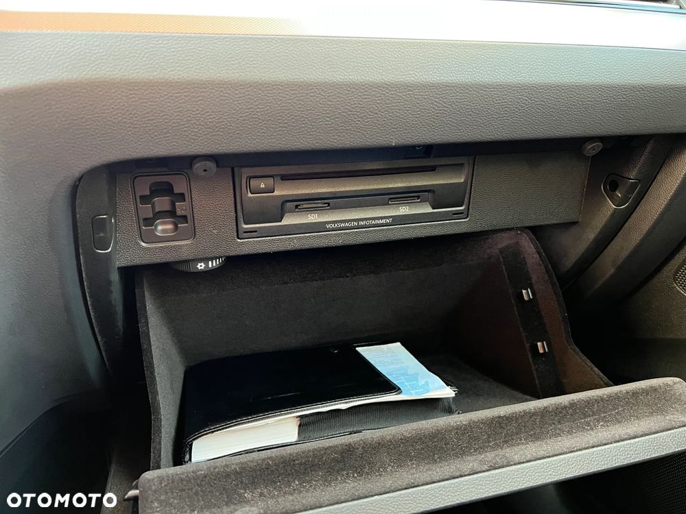 Volkswagen Passat - 17