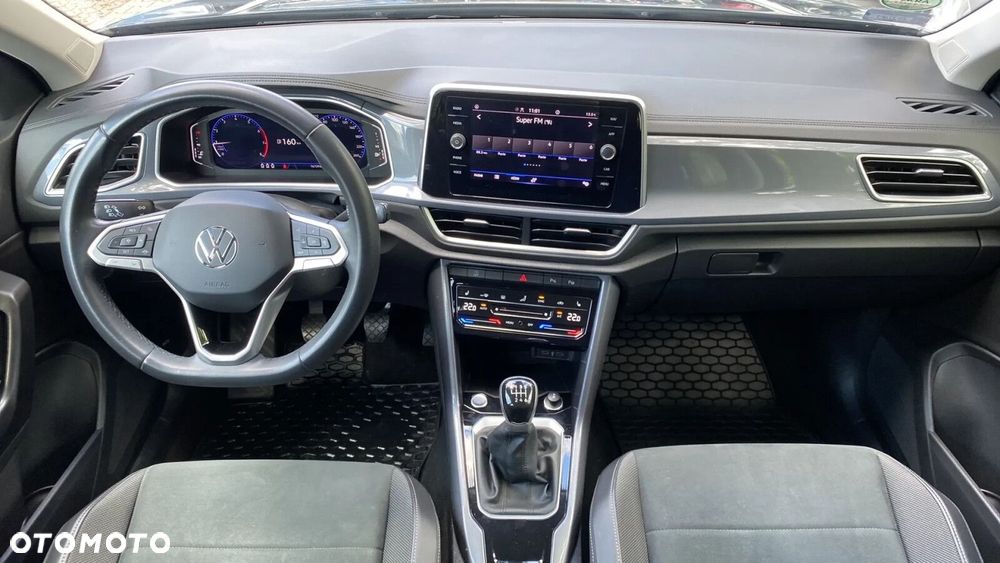 Volkswagen T-Roc - 16