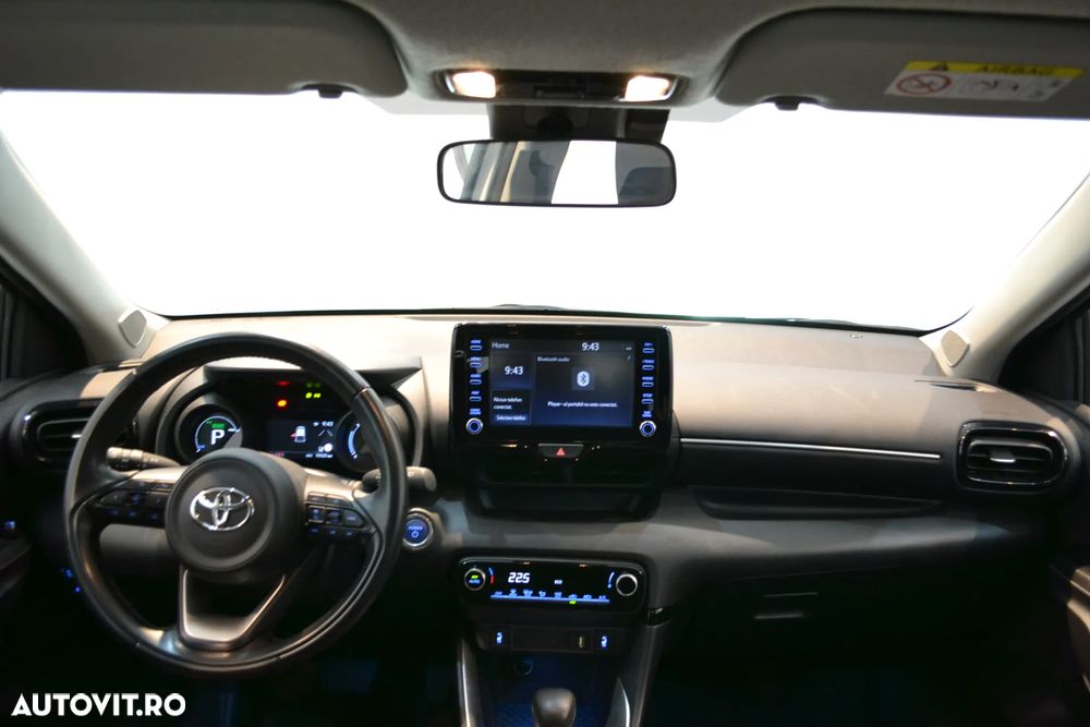 Toyota Yaris 1.5 VVT-i HSD Dynamic Plus Bi-tone - 10