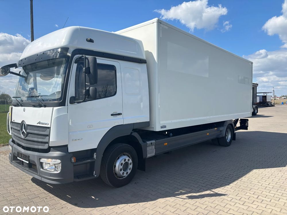 Mercedes-Benz ATEGO 1227 kontener z windą ,  kabina sypialna , webasto, klimatyzacja, niski przebieg , bezwypadkowy. (nie 1224, 1230) - 2