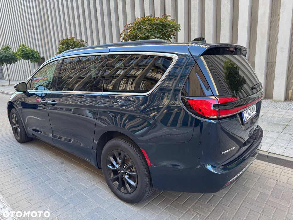 Chrysler Pacifica - 11