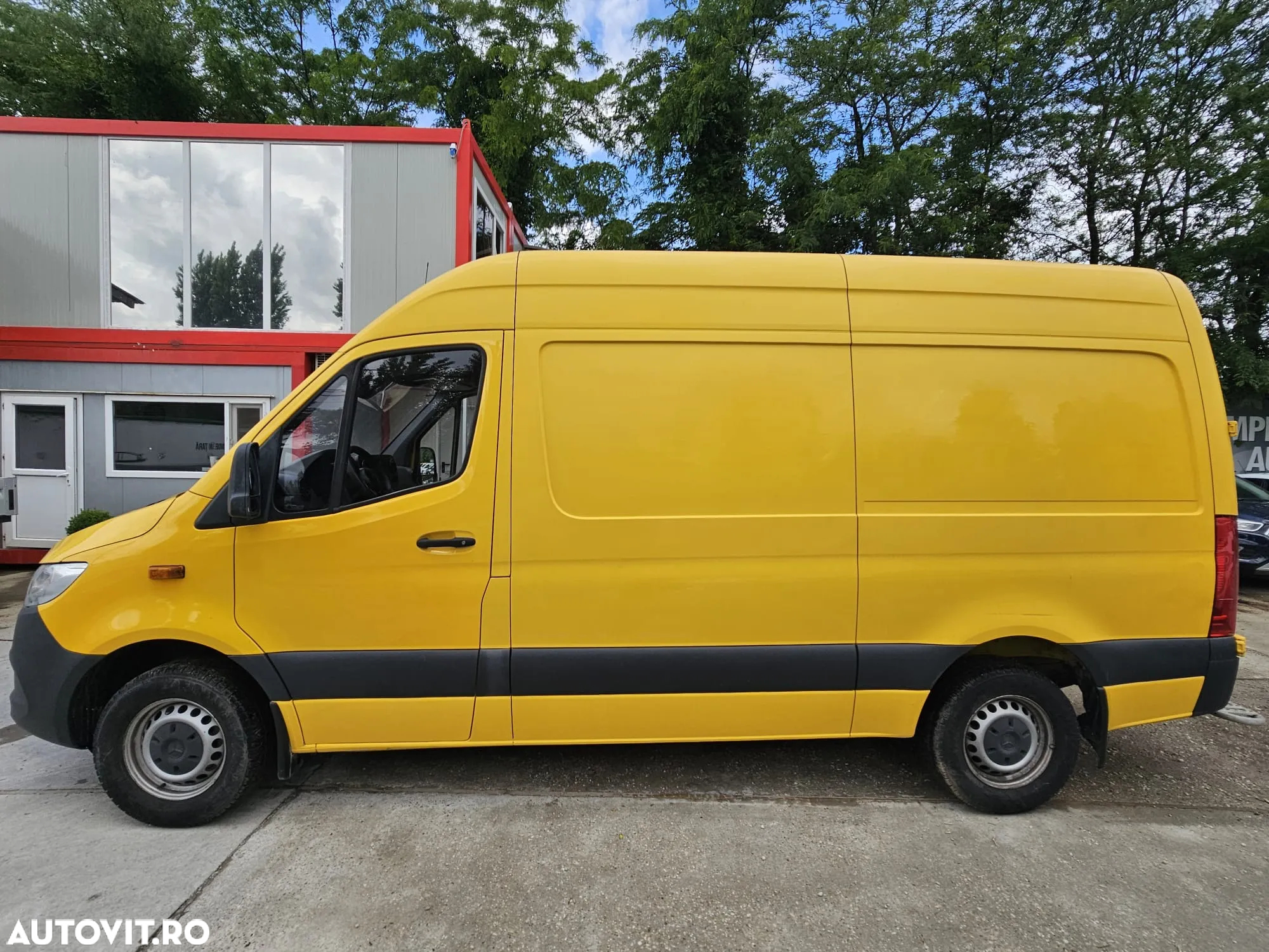 Mercedes-Benz Sprinter - 9