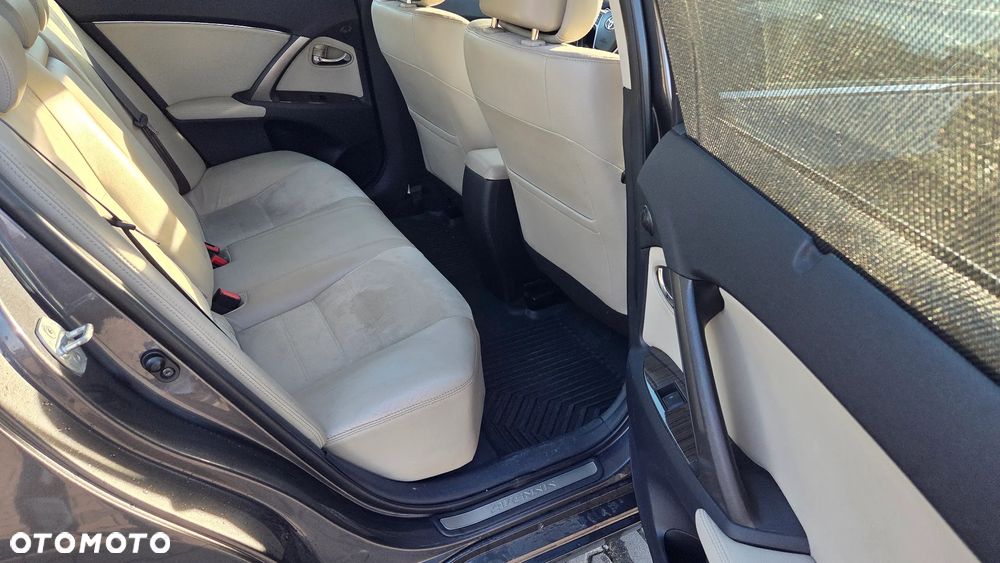 Toyota Avensis 1.8 Sol plus NAVI - 14