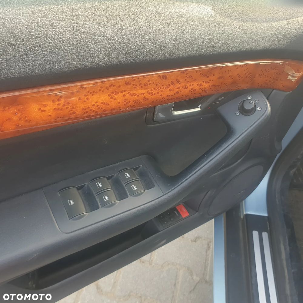 Audi A4 Cabrio 2.5 TDI - 7