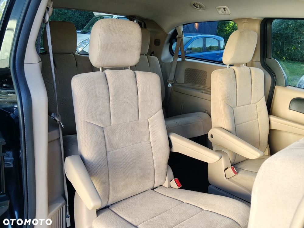 Dodge Grand Caravan - 7
