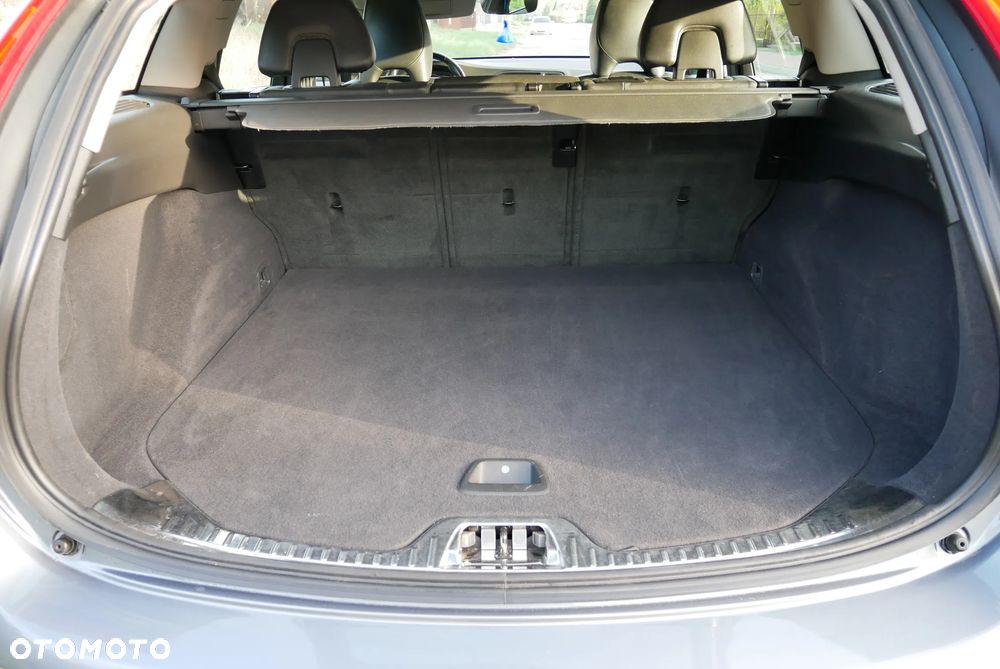 Volvo V60 D4 Geartronic Momentum - 19