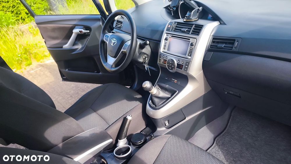 Toyota Verso 2.0 D-4D Executive - 19