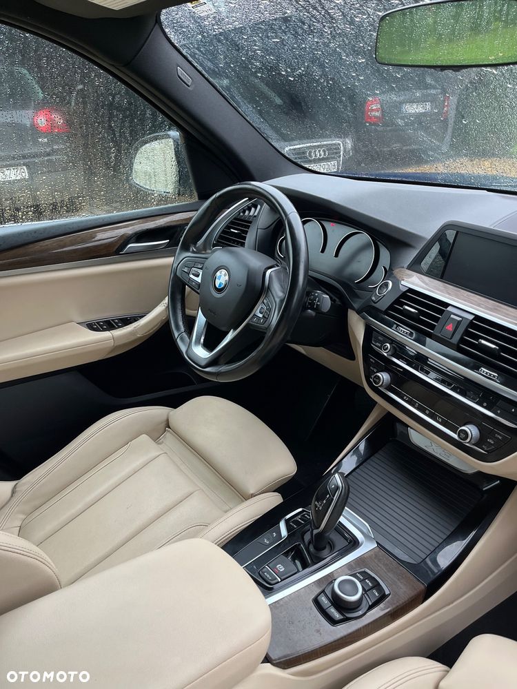 BMW X3 xDrive30i Advantage - 24