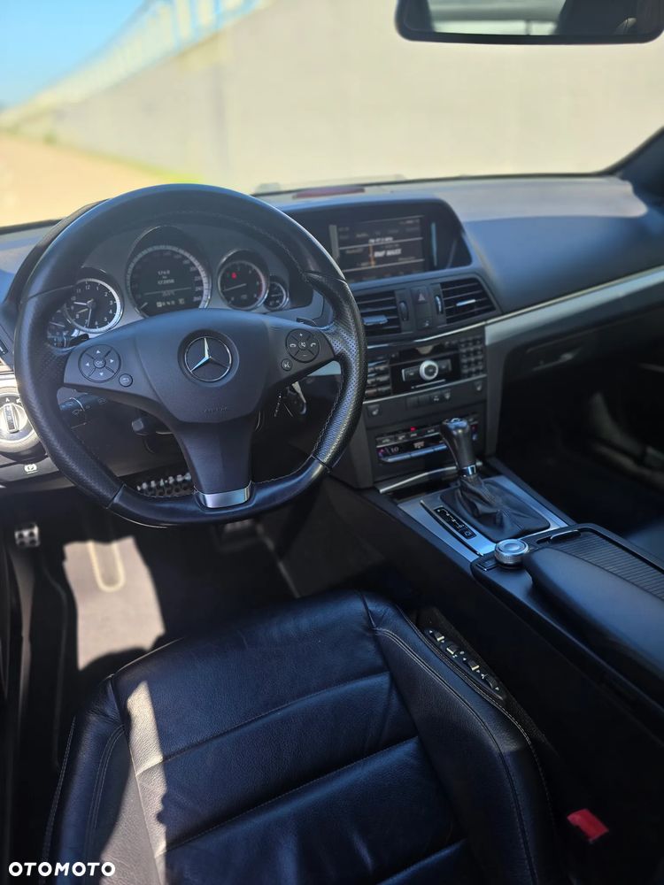 Mercedes-Benz Klasa E 220 CDI DPF BlueEFFICIENCY Automatik Elegance - 27