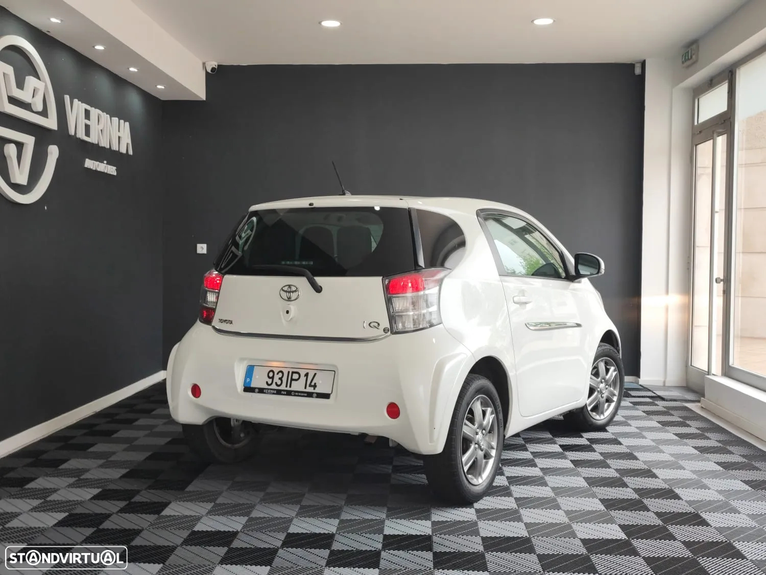 Toyota iQ 1.0 VVT-i 2 EP - 8