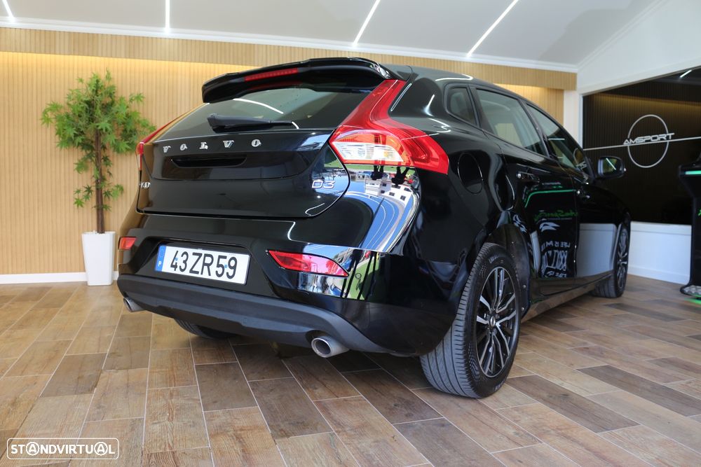 Volvo V40 2.0 D3 Momentum - 14