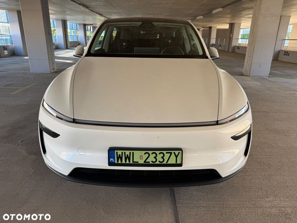 Tesla Model Y - 3