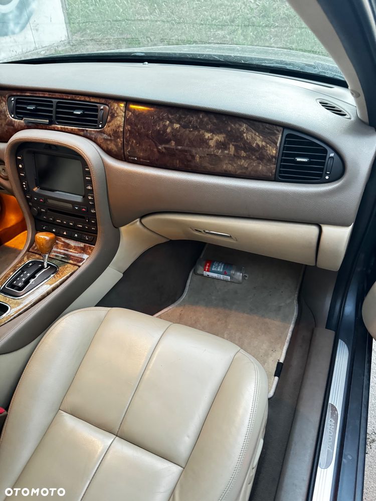 Jaguar S-Type 4.2 V8 - 29