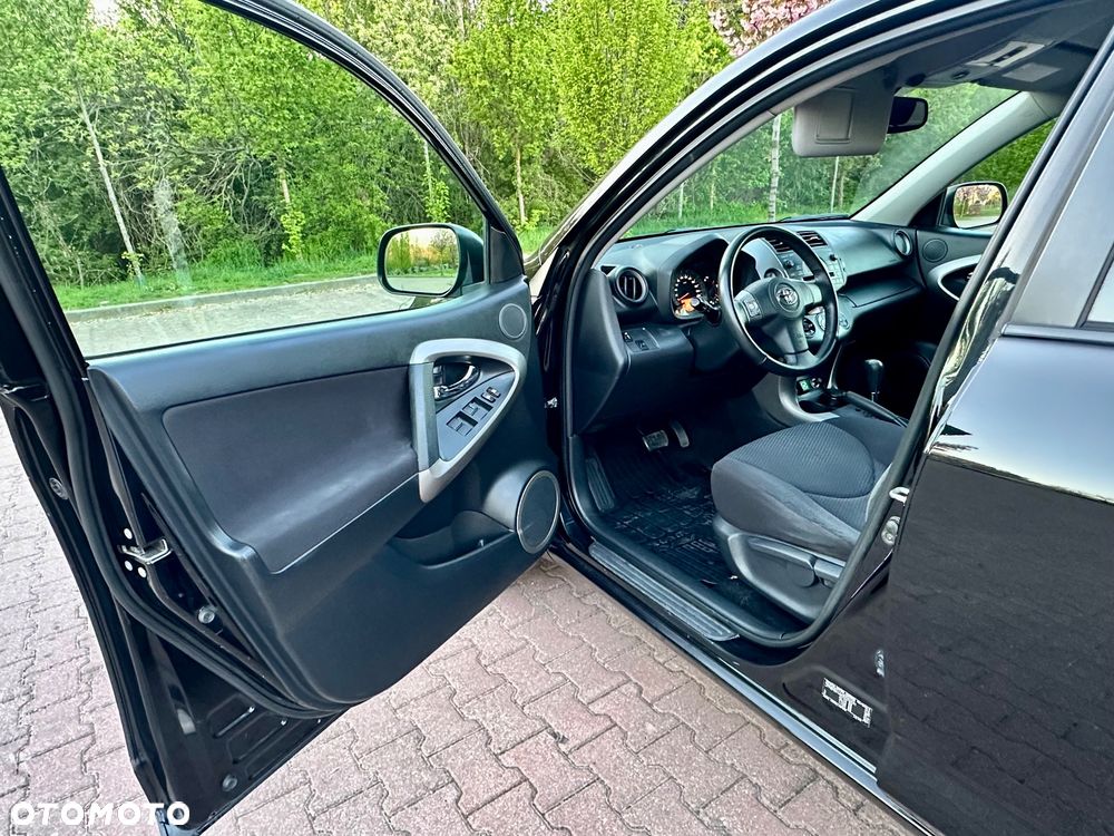 Toyota RAV4 2.0 VVT-i Premium - 13