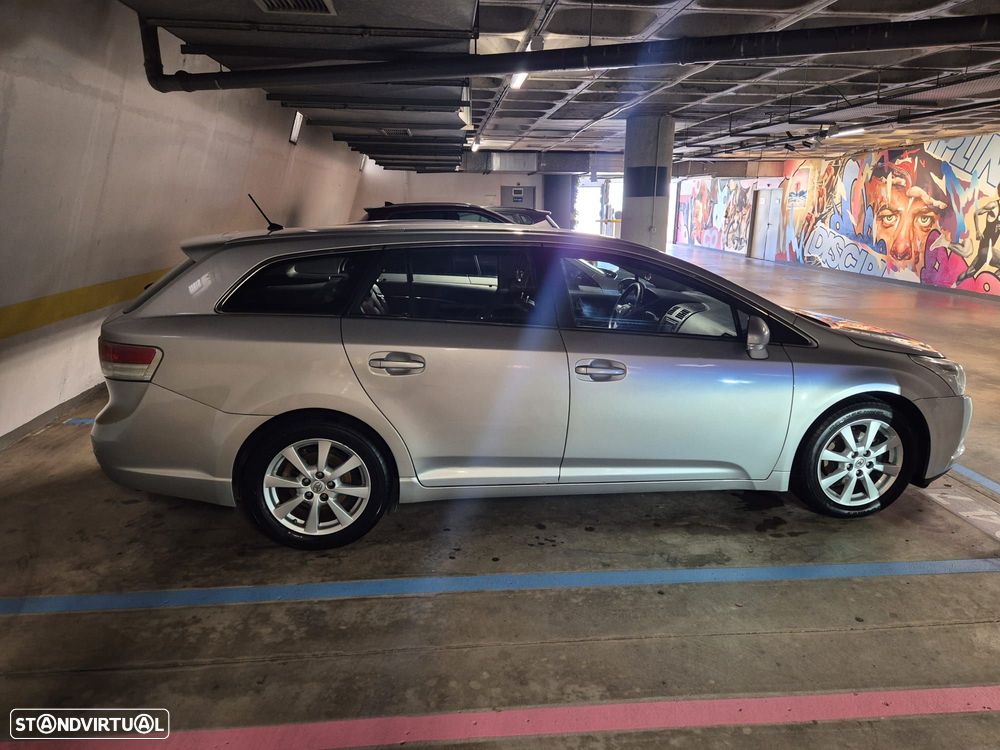 Toyota Avensis SW 2.0 D-4D Exclusive +Pele+GPS - 9
