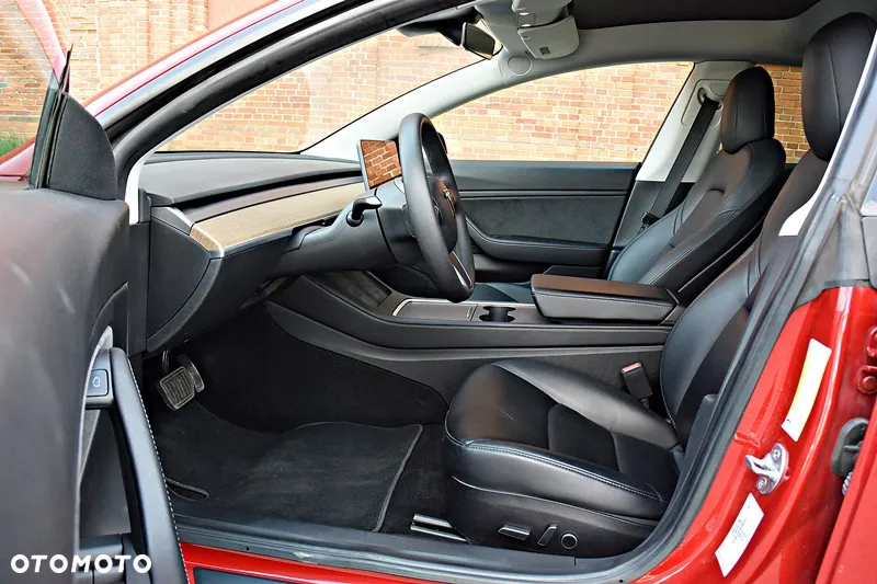 Tesla Model 3 Langstreckenbatterie Allradantrieb Dual Motor - 18