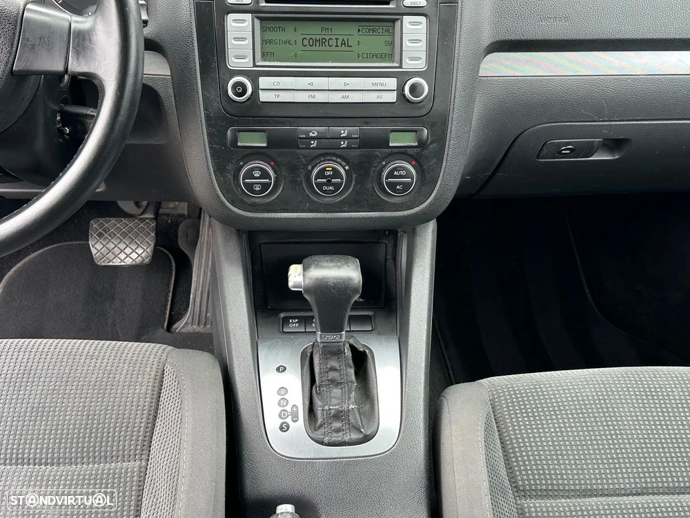 VW Golf Variant 1.9 TDi DPF Confortline DSG - 18