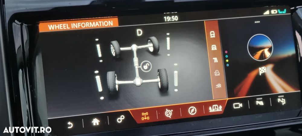 Land Rover Discovery 3.0 L TD6 HSE Luxury - 27
