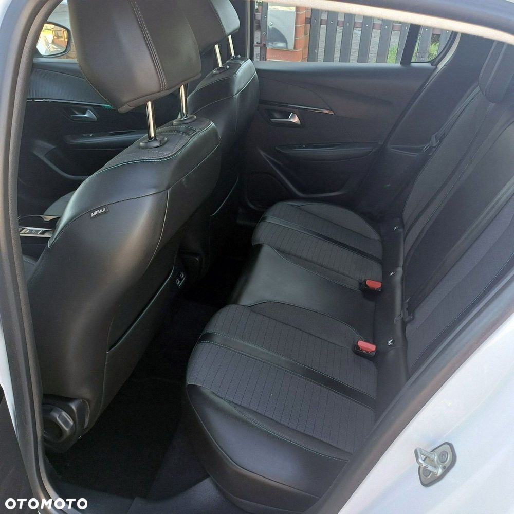 Peugeot 208 - 6