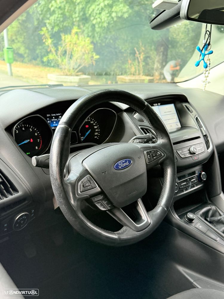 Ford Focus 1.0 SCTi Titanium - 8