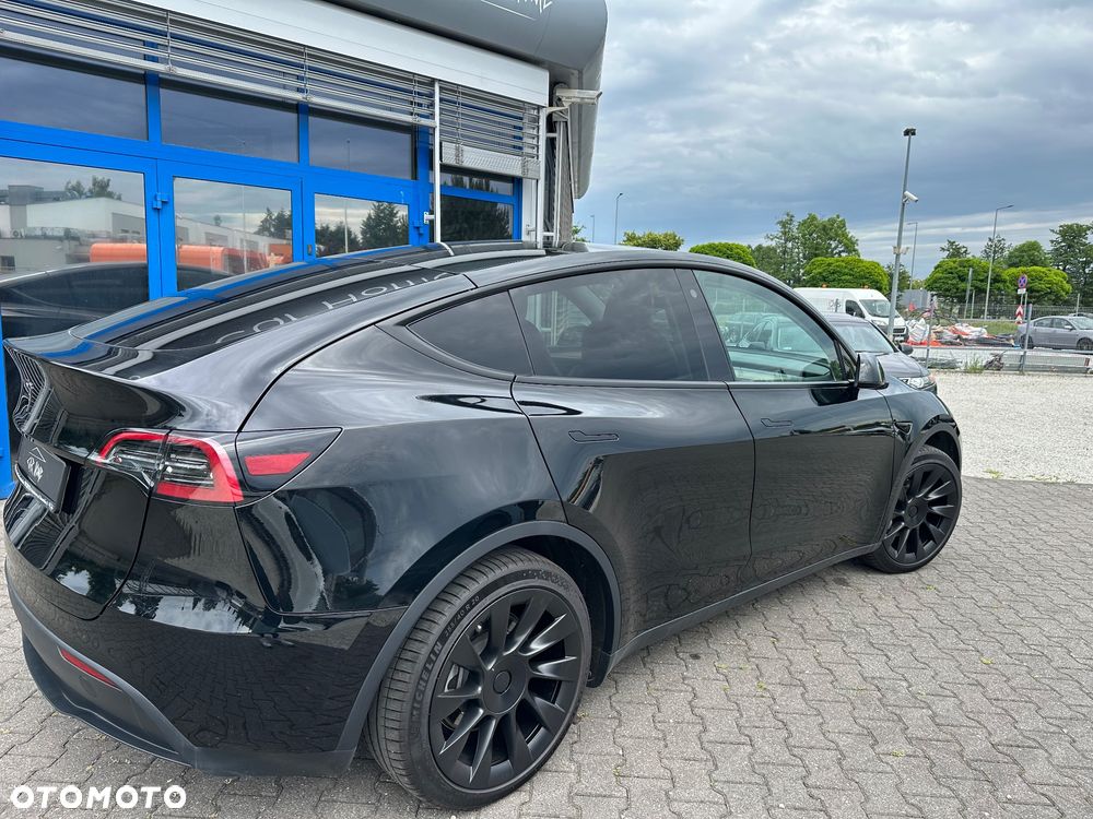 Tesla Model Y RWD - 10
