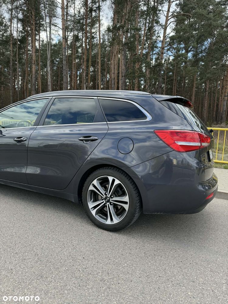 Kia Ceed 1.6 CRDi 136 ISG Platinum Edition - 6