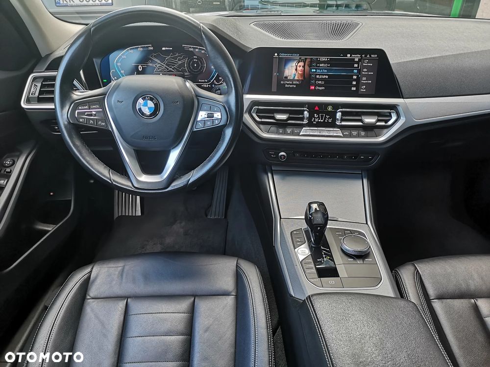 BMW Seria 3 320i Advantage - 13