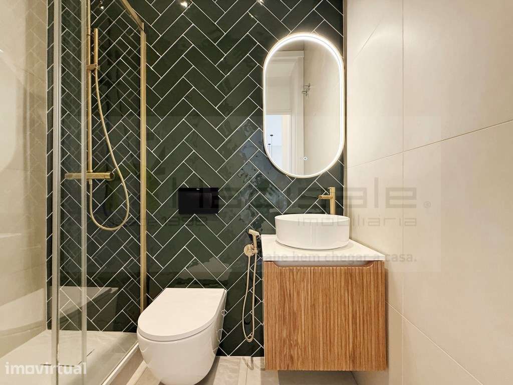 T3 totalmente remodelado c/logradouro 40m2 na Av. Almirante Reis - Grande imagem: 3/34