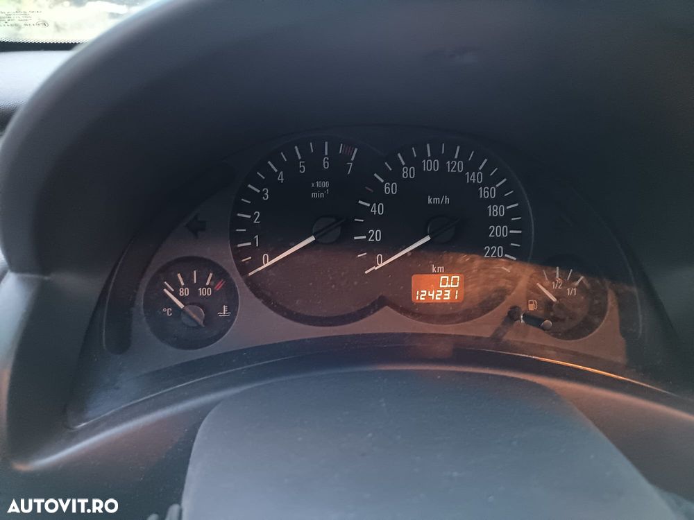 Opel Corsa 1.0i Enjoy - 5