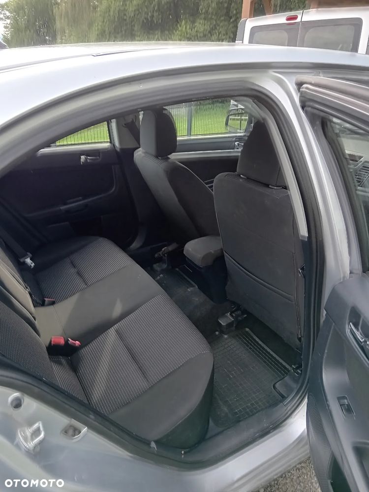 Mitsubishi Lancer - 7