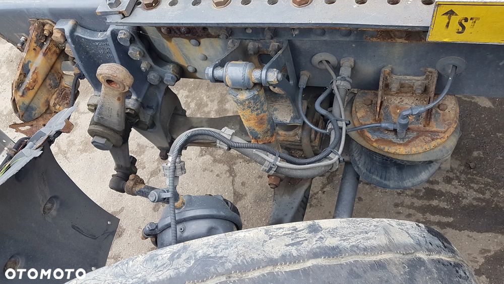 SCANIA 6X2 WSPORNIK RESORA 1805088