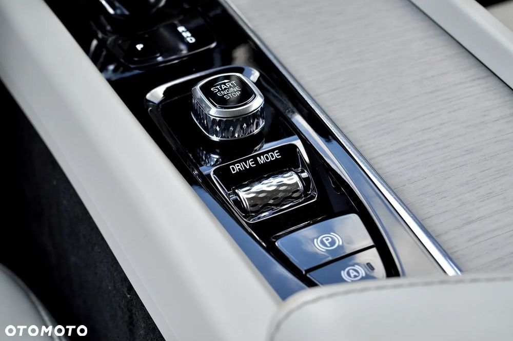 Volvo XC 60 B4 D AWD Inscription - 34